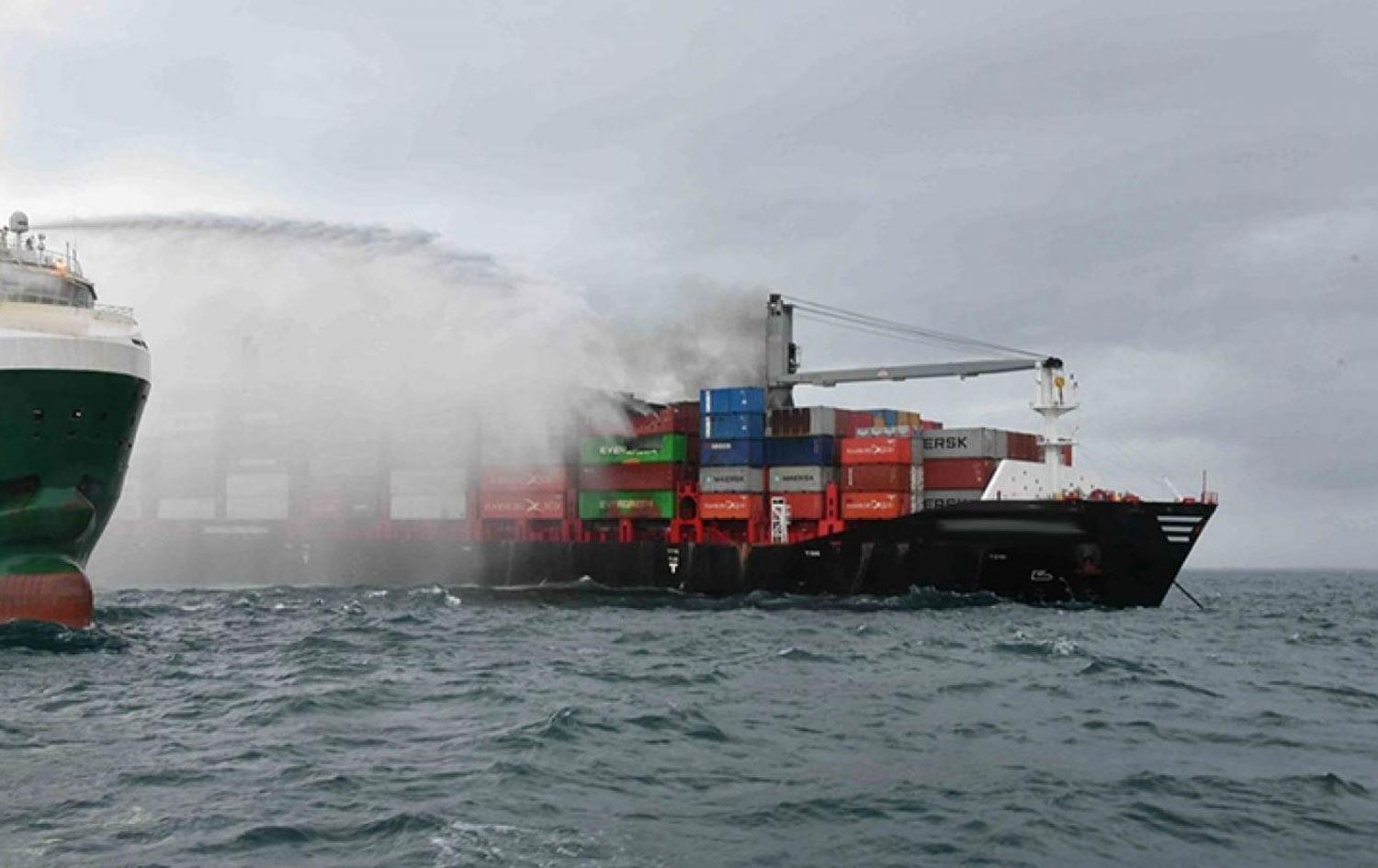 İsrail'e ait gemi Hint Okyanusu'nda saldırıya uğradı