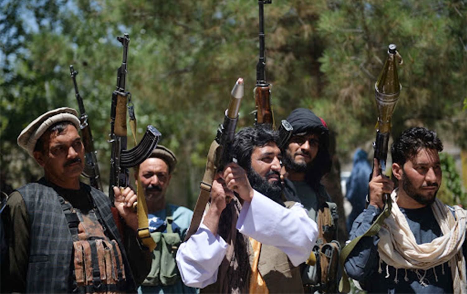 Taliban, İran sınırında gümrük kapısını ele geçirdi