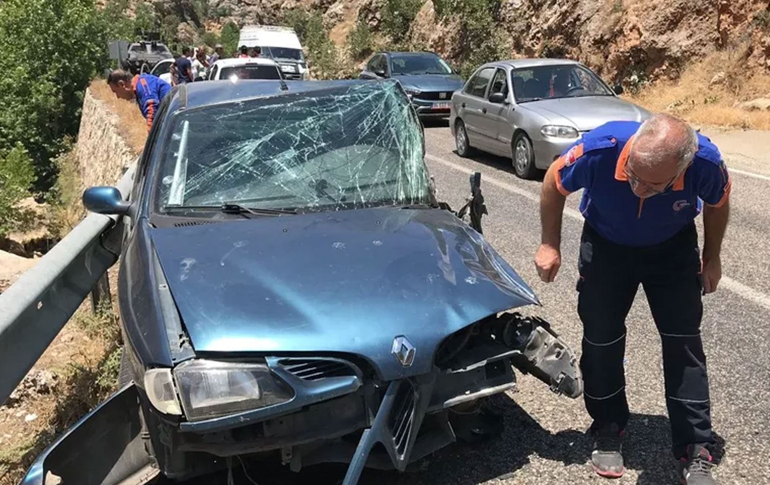 HDP'li eski milletvekili kaza geçirdi: 7 yaralı