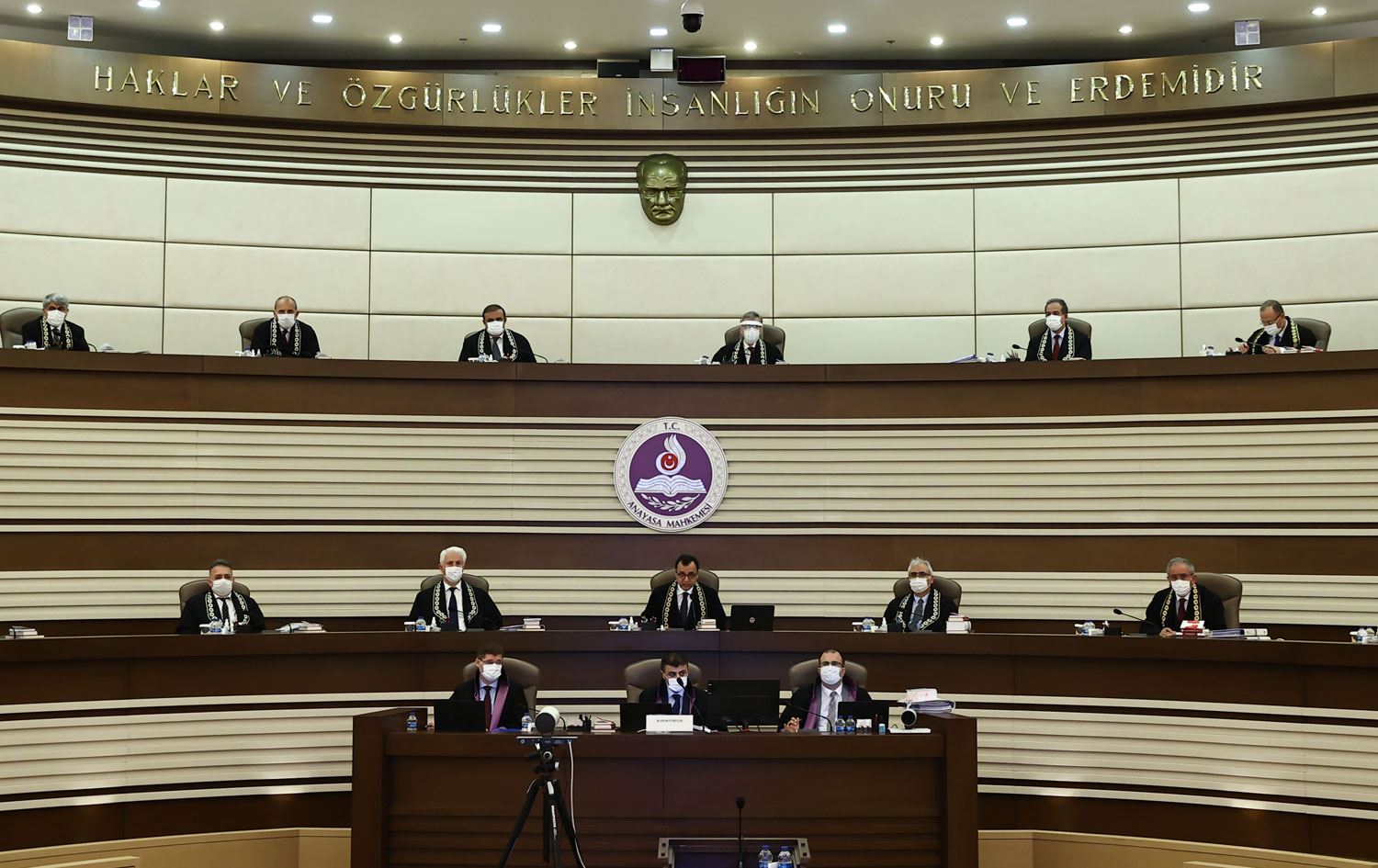 AYM, infaz yasasının siyasileri kapsayıp kapsamayacağını görüşecek