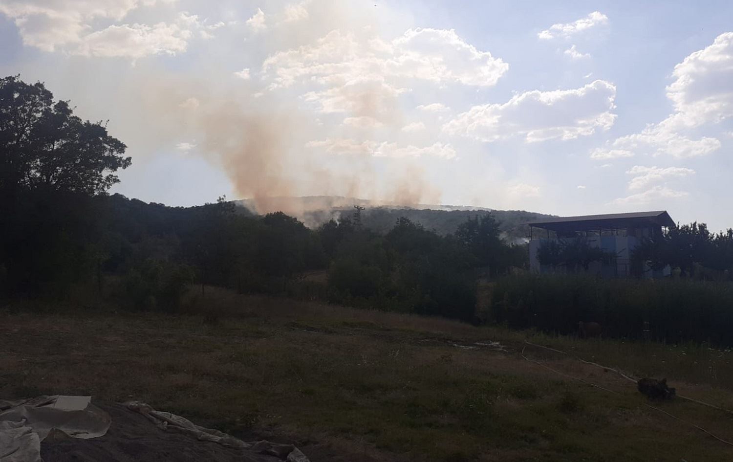 Daristaneke Licê zêdeyî 24 demjimêr e dişewite