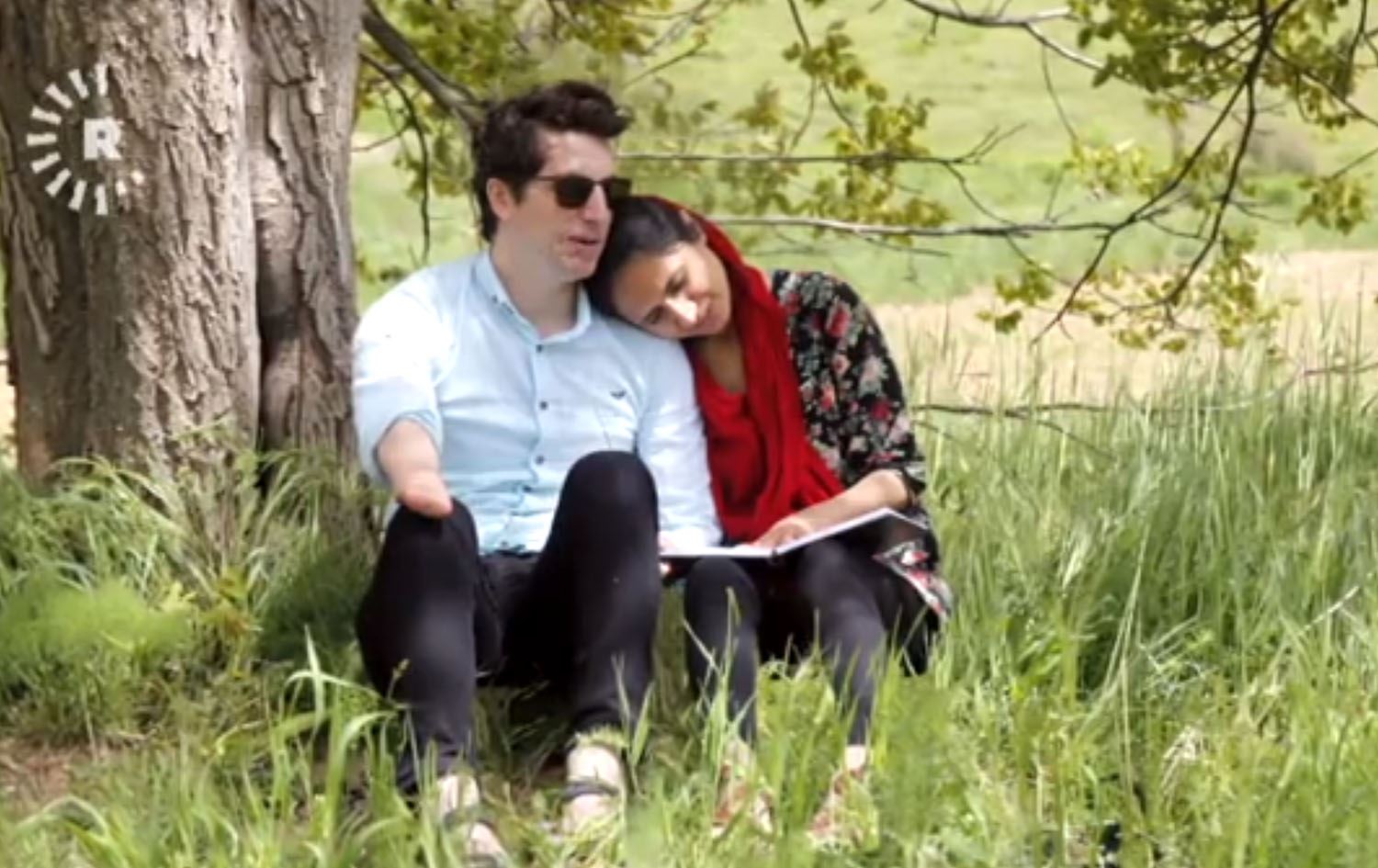 عيوننا.. وثائقي يحكي قصة حب شاب وشابة كورديين