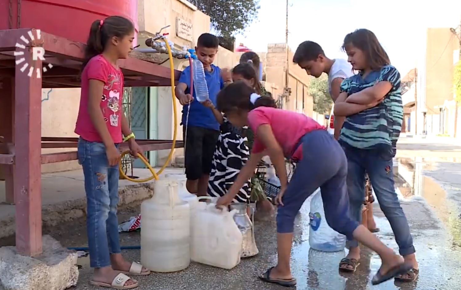 Ava vexwarinê li ser koçberên Efrînê hat kêmkirin