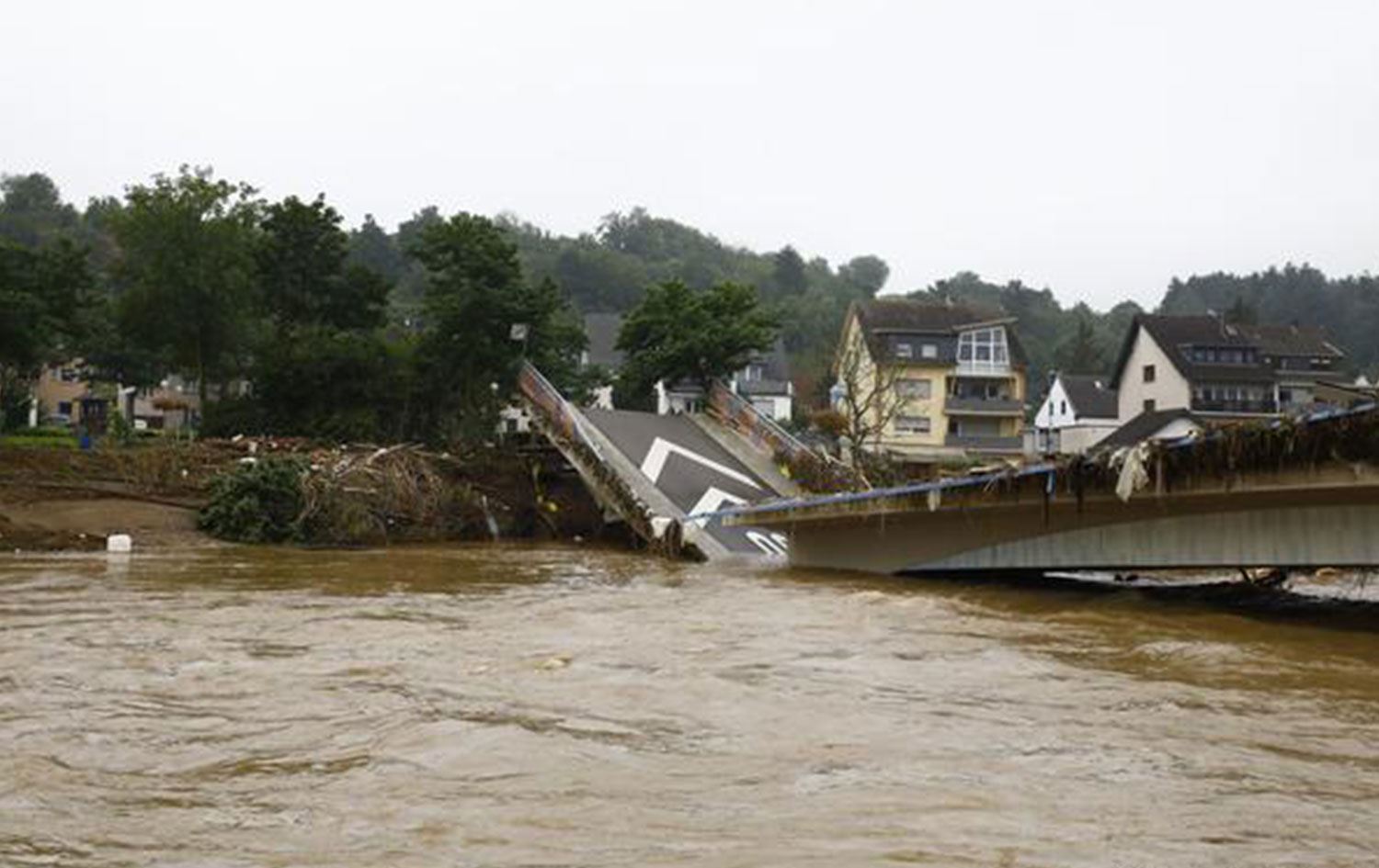Avrupa’da sel felaketi nedeniyle ölenlerin sayısı 160'a yükseldi