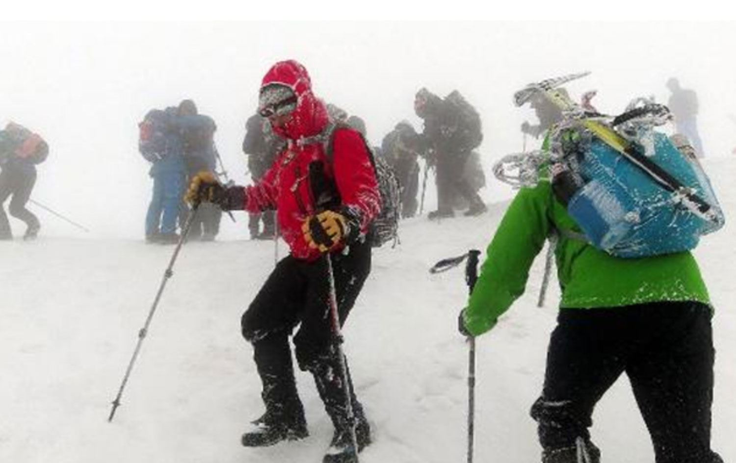 Tırmanış ekibi Ağrı Dağı'nda tipiye yakalandı