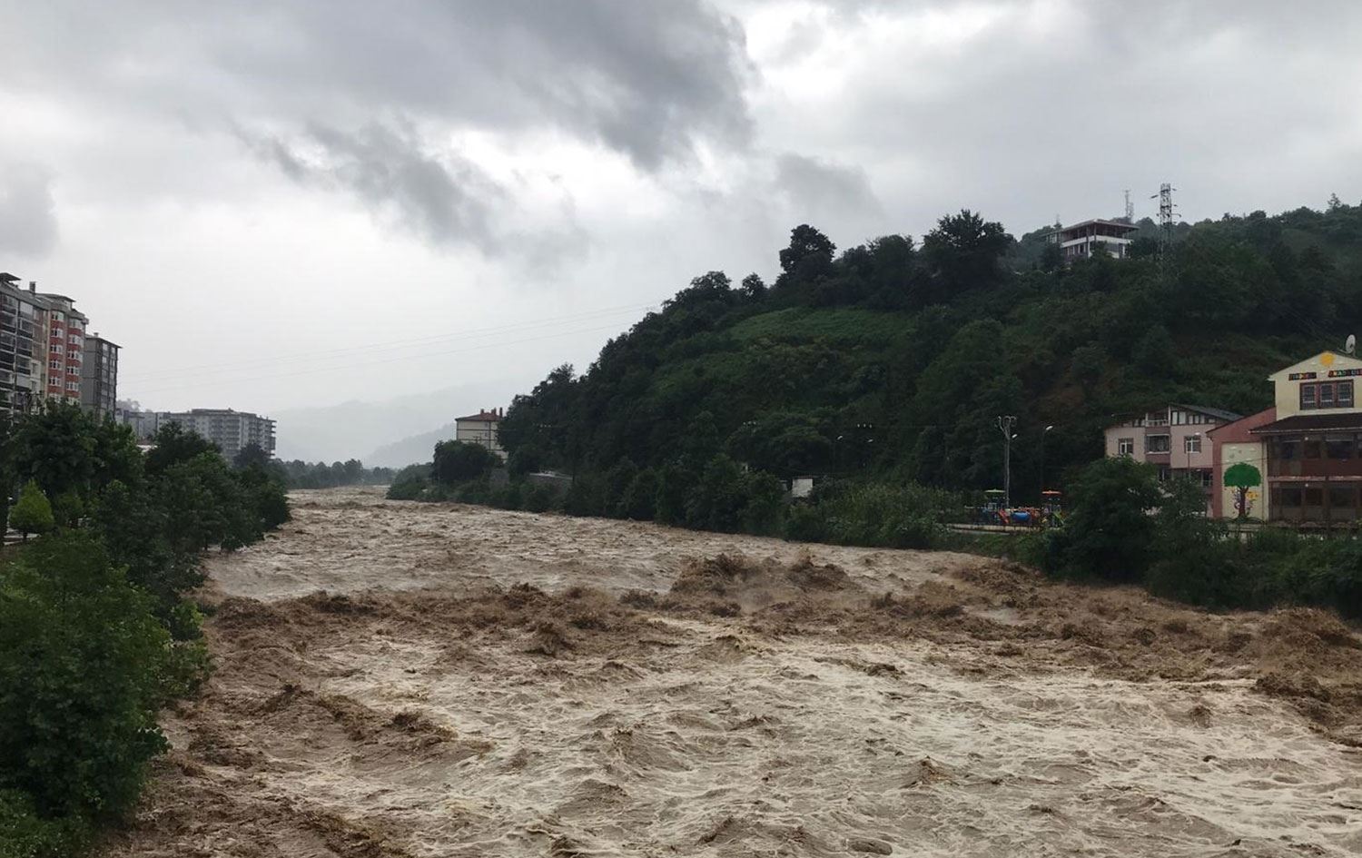 Rize ve Artvin’de yine sel: Bir kişi kayıp