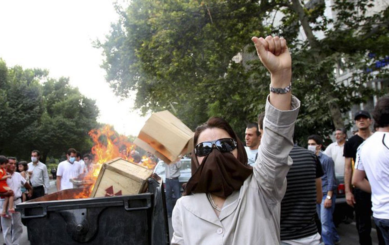 İran’da halk su kesintilerini protesto ediyor, Hamaney ‘protestocular suçlanamaz’ dedi
