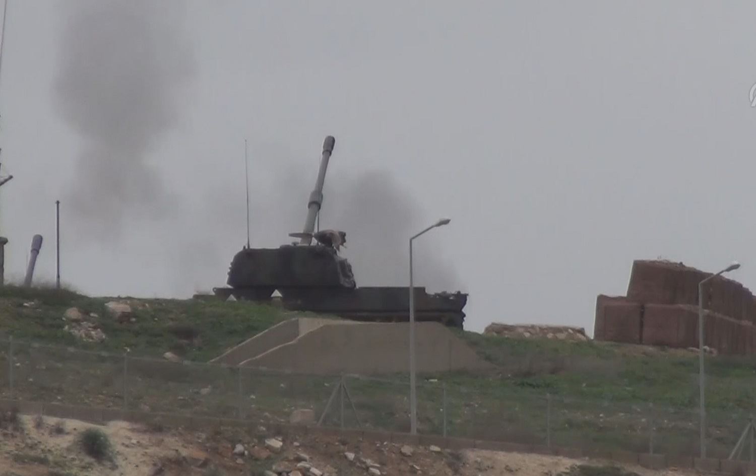 Artêşa Tirkiyê gundên Minbic topbaran kirin