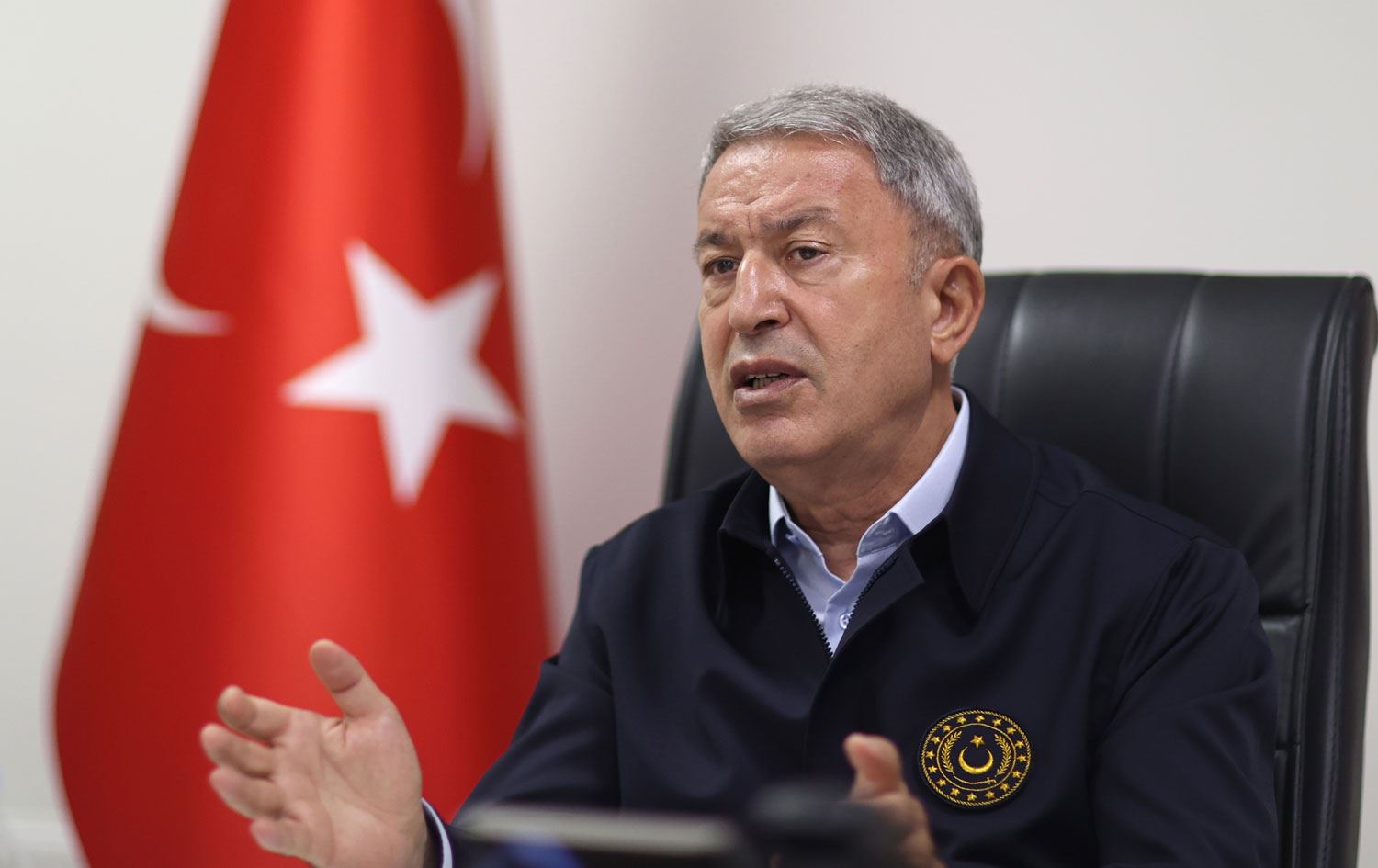 Hulusi Akar'ın uçağı acil iniş yaptı