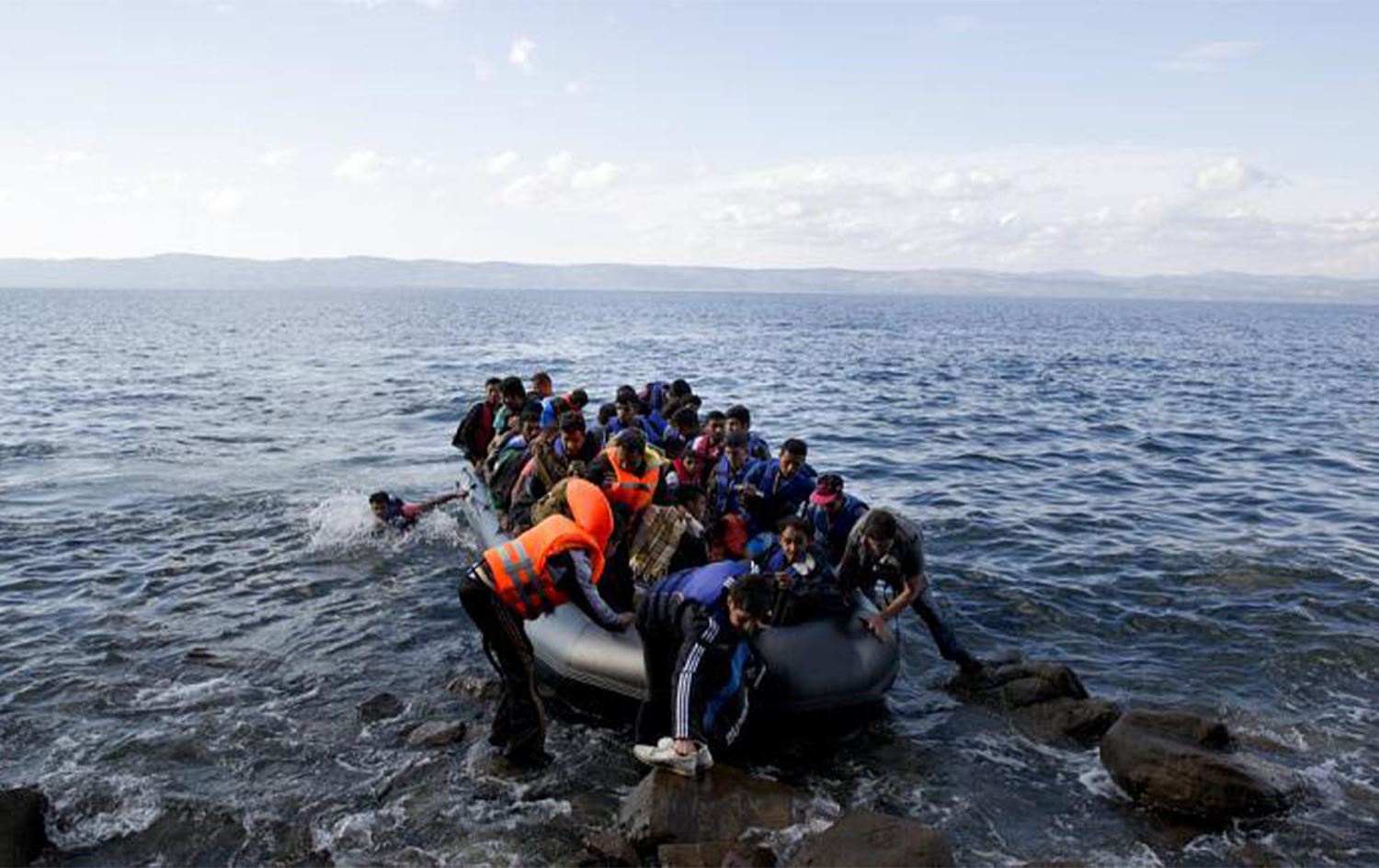 İtalya'ya gitmeye çalışan 200'den fazla Afgan göçmen yakalandı