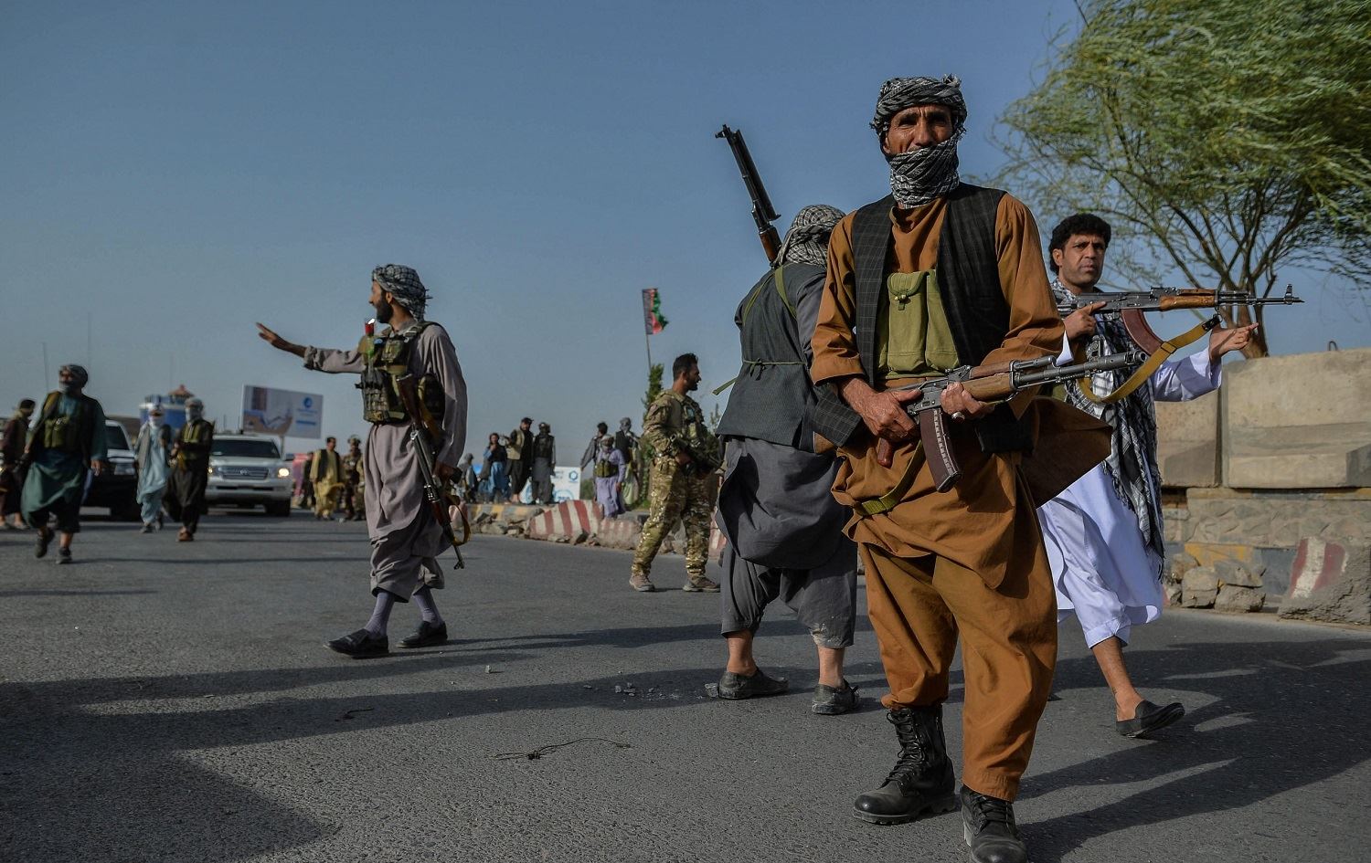 Talîban hewl dide 3 bajarên mezin ên Efxanistanê kontrol bike