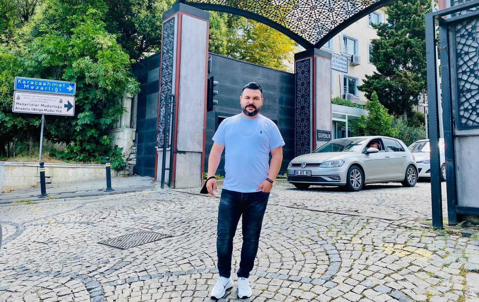 من و ئارامگەی نالی لە ئیستەنبووڵدا