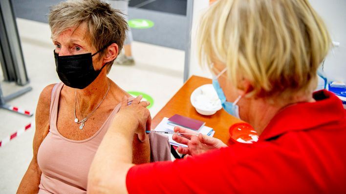 Li Almanyayê dê derziya sêyem li kesên pîr bidin