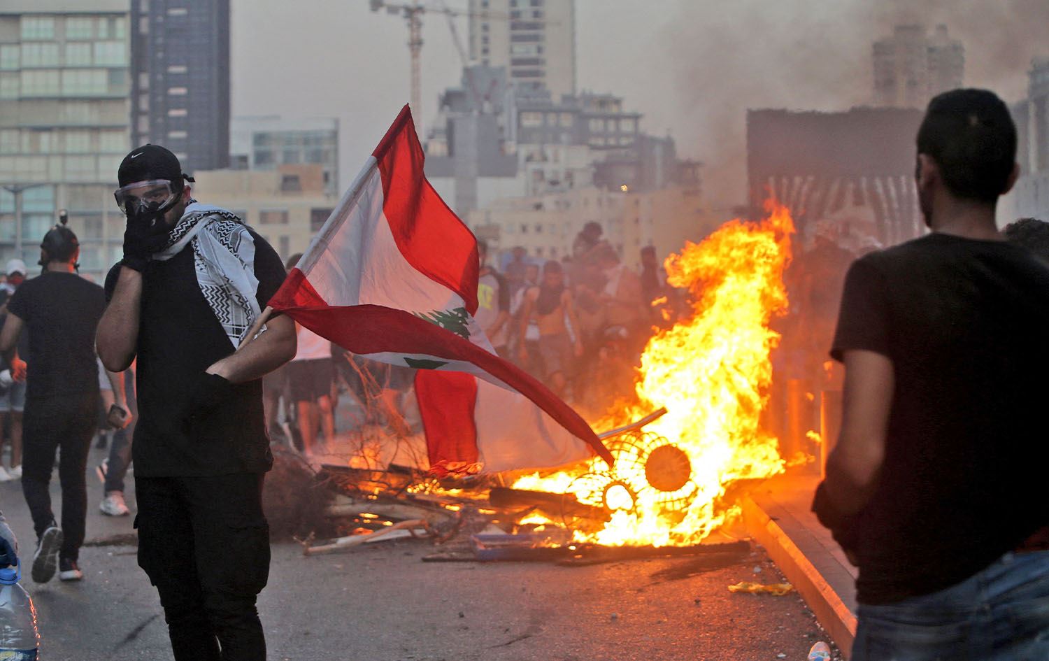 لە ساڵیادی تەقینەوەکەی بەندەری بەیرووت گرژی و ئاڵۆزی کەوتەوە