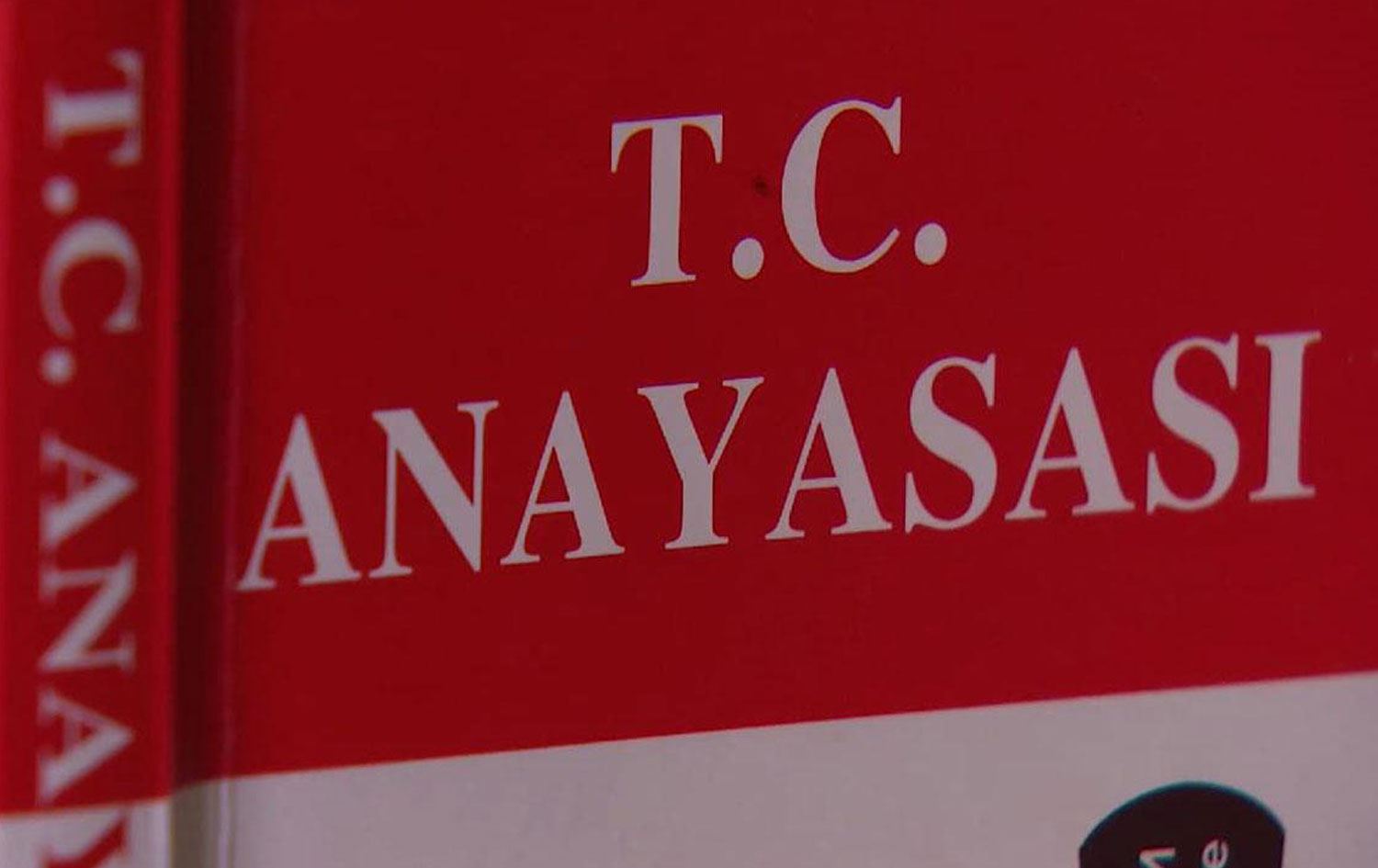 ‘Laiklik karşıtı eylemlerin odağı olmak’ parti kapatma sebepleri arasından çıkarılıyor