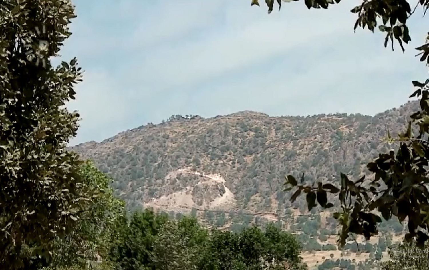 Xelkê gundên sînorî: Hêzên Tirkiyê teqe li me dikin