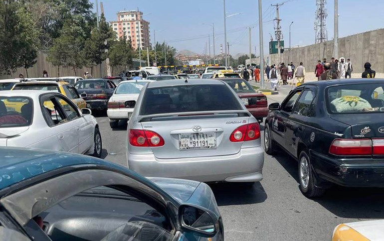 لەگەڵ گەیشتنی تاڵیبان بە کابوول، بەشێک لە ئەفغانییەکان هەڵدێن