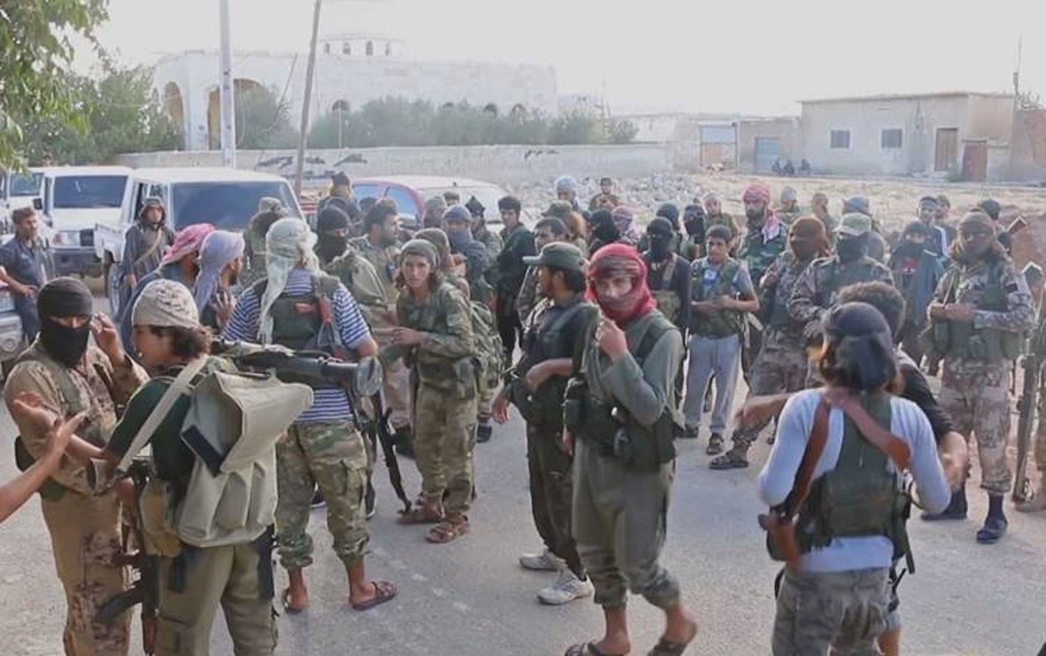 Çekdarên Ehrar el Şerqiye li Serê Kaniyê mane