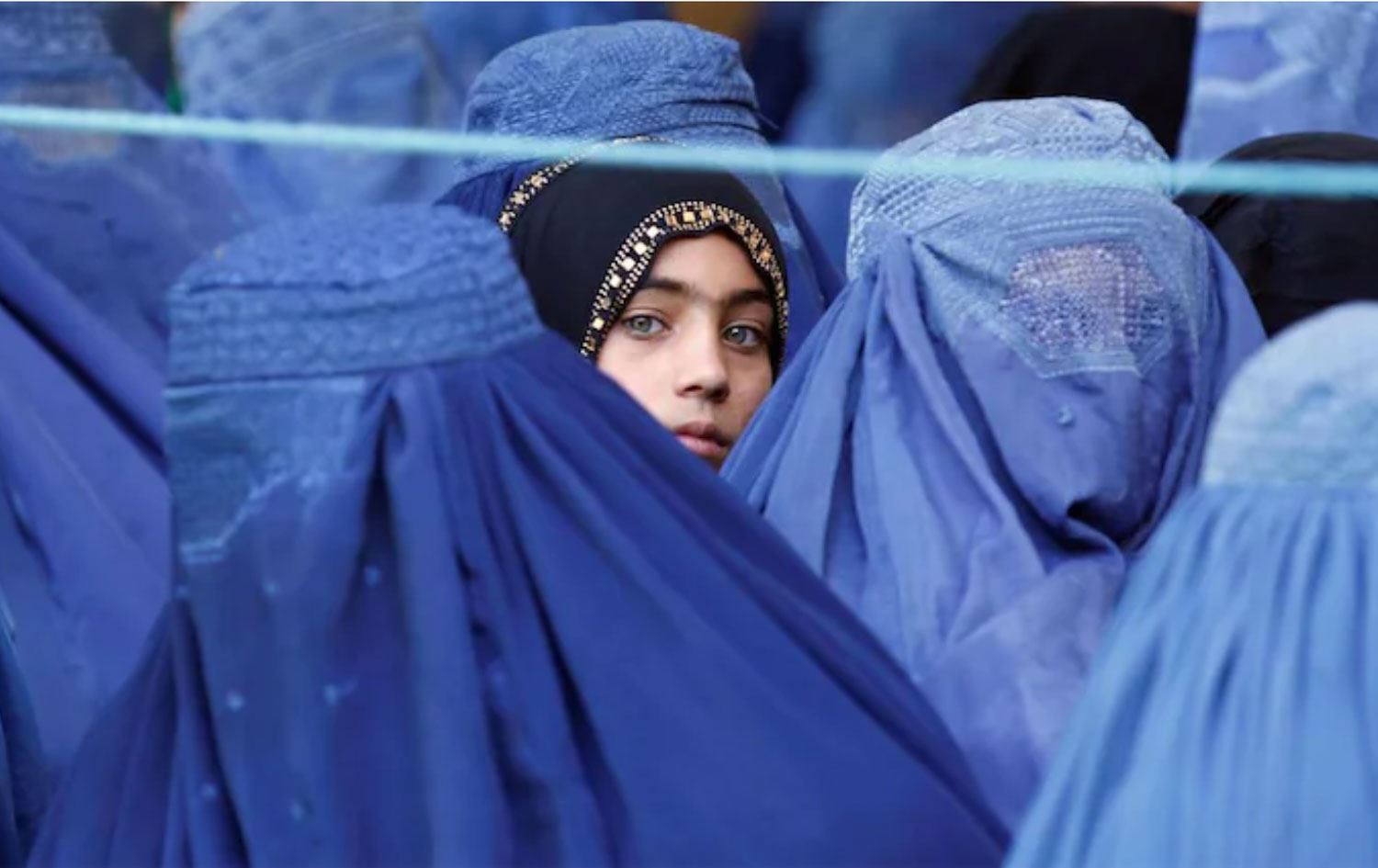 Afganistan'da Taliban korkusu: Burka fiyatları on kat arttı