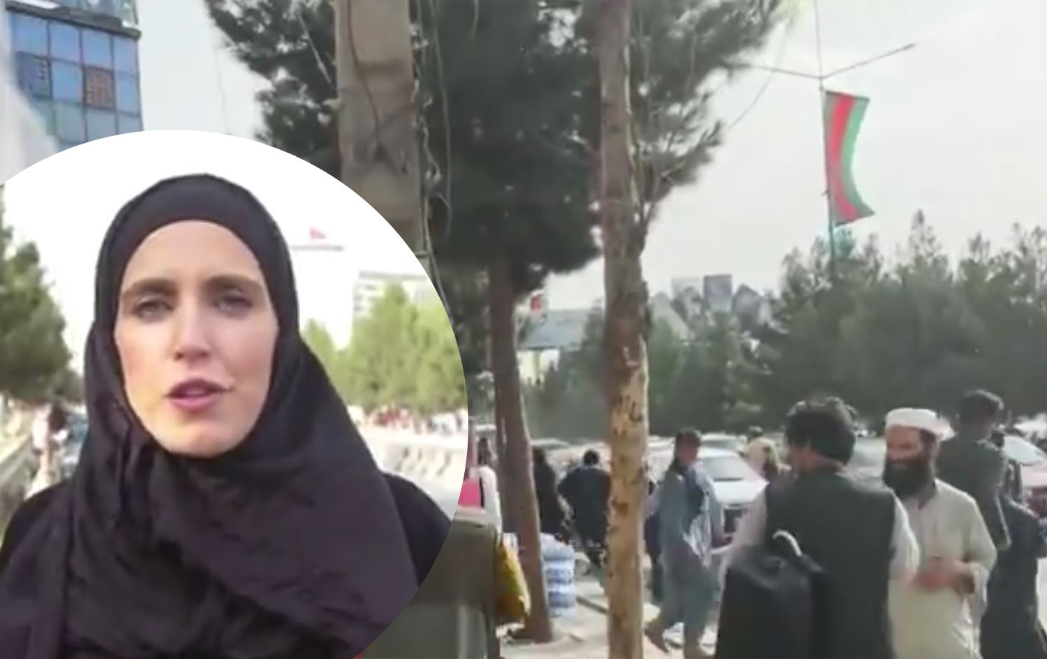 CNN ekibi Taliban’ın silahlı üyeleri arasında kaldı