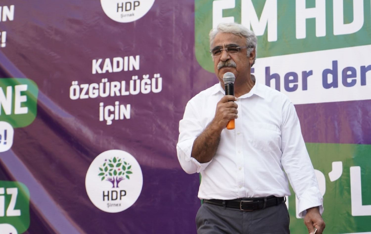 Sancar: Em nebin çareserî nabe