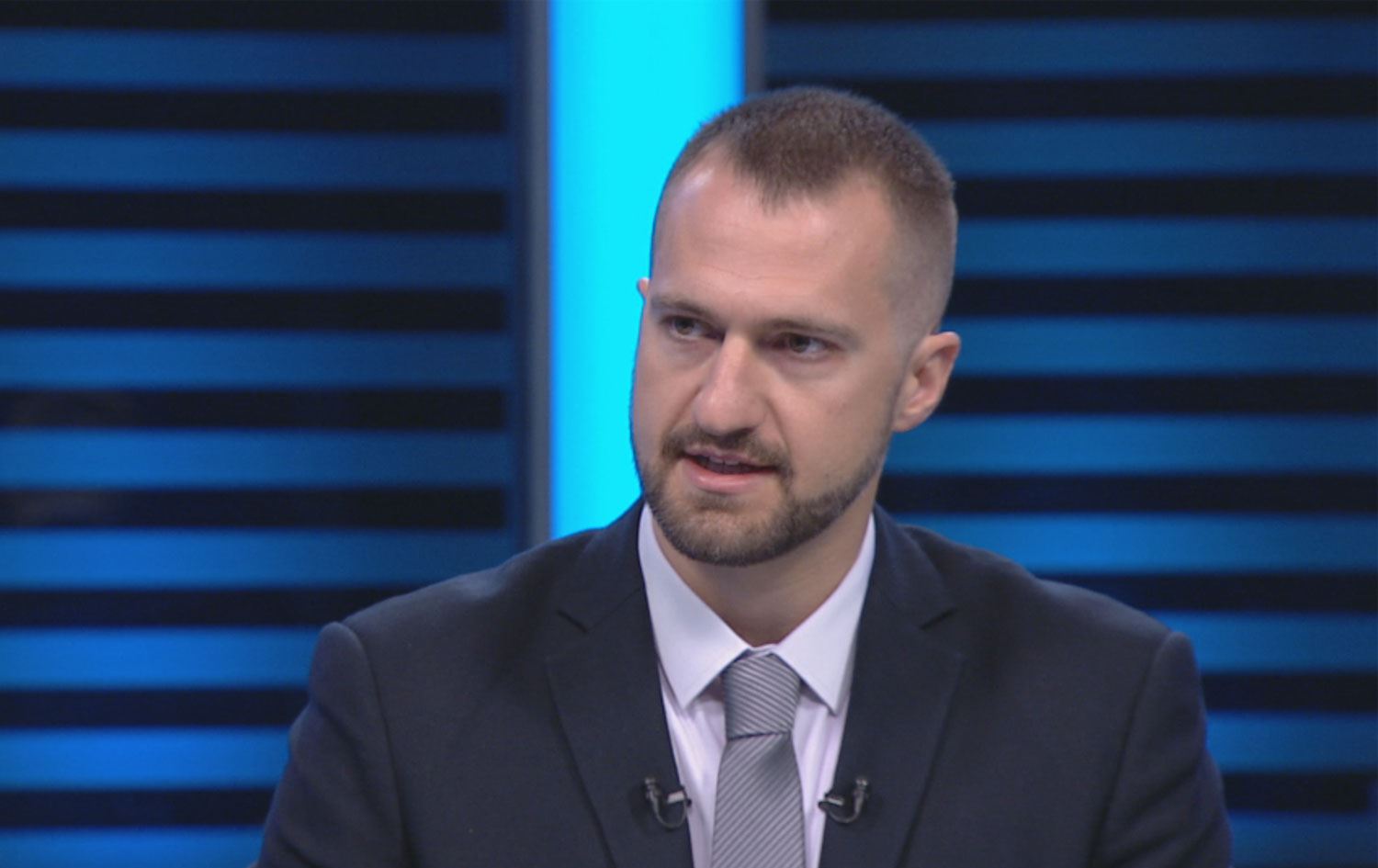 Amerikalı asker, Peşmerge üzerine araştırma yapıyor