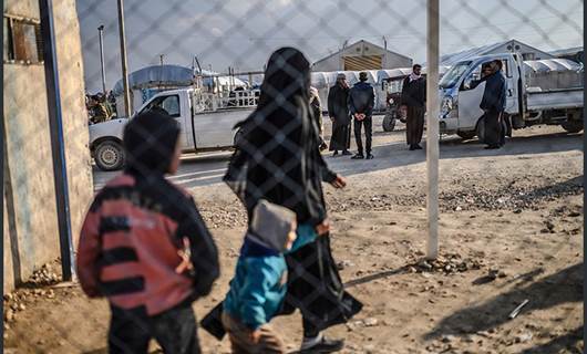 الإدارة الذاتية لرووداو: استهداف لاجئَين عراقييَن في مخيم الهول بإطلاقات نارية