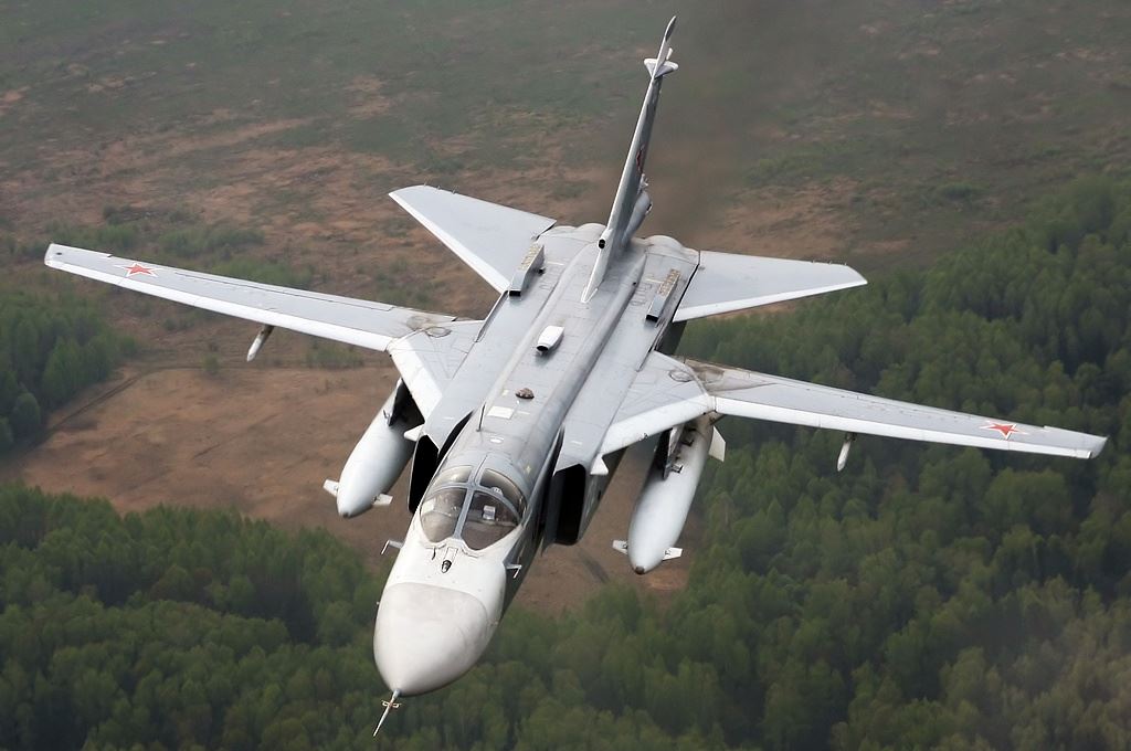 Rusya'da Su-24 savaş uçağı düştü