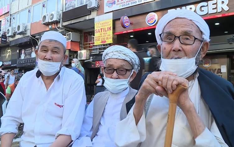 Koçberên Efxan ên kal di navbera koç û mirinê de