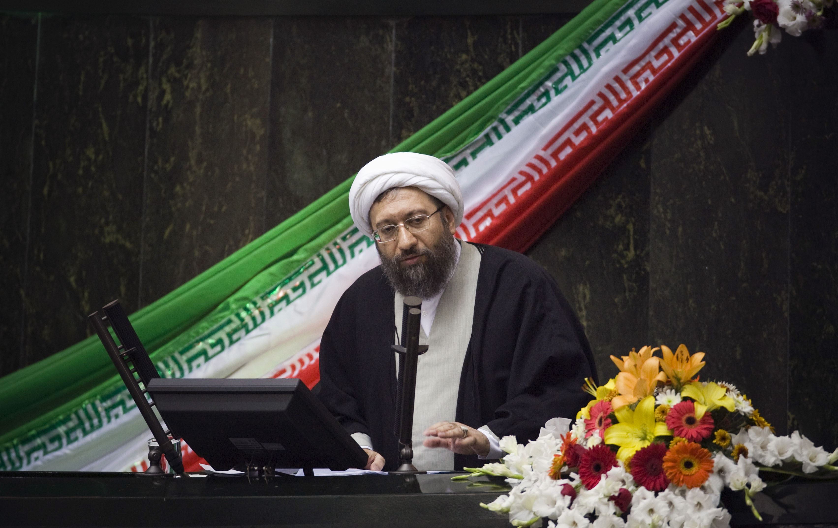 سادق لاریجانی دەستی لەکارکێشایەوە