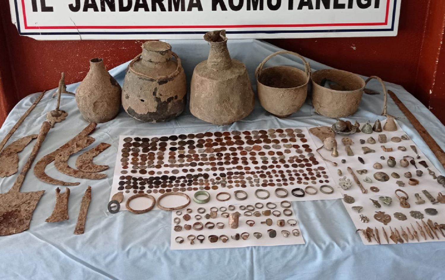 Li Rihayê dest bi ser 528 berhemên dîrokî de hat girtin