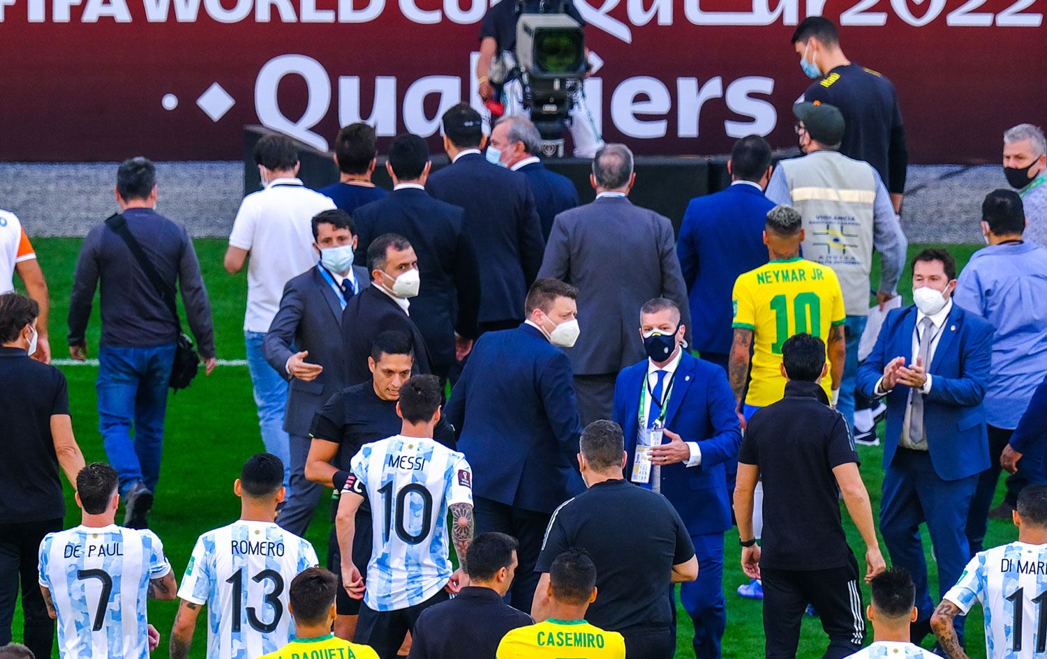 FİFA: Karşılaşmada ortaya çıkan görüntüleri esefle karşılıyoruz