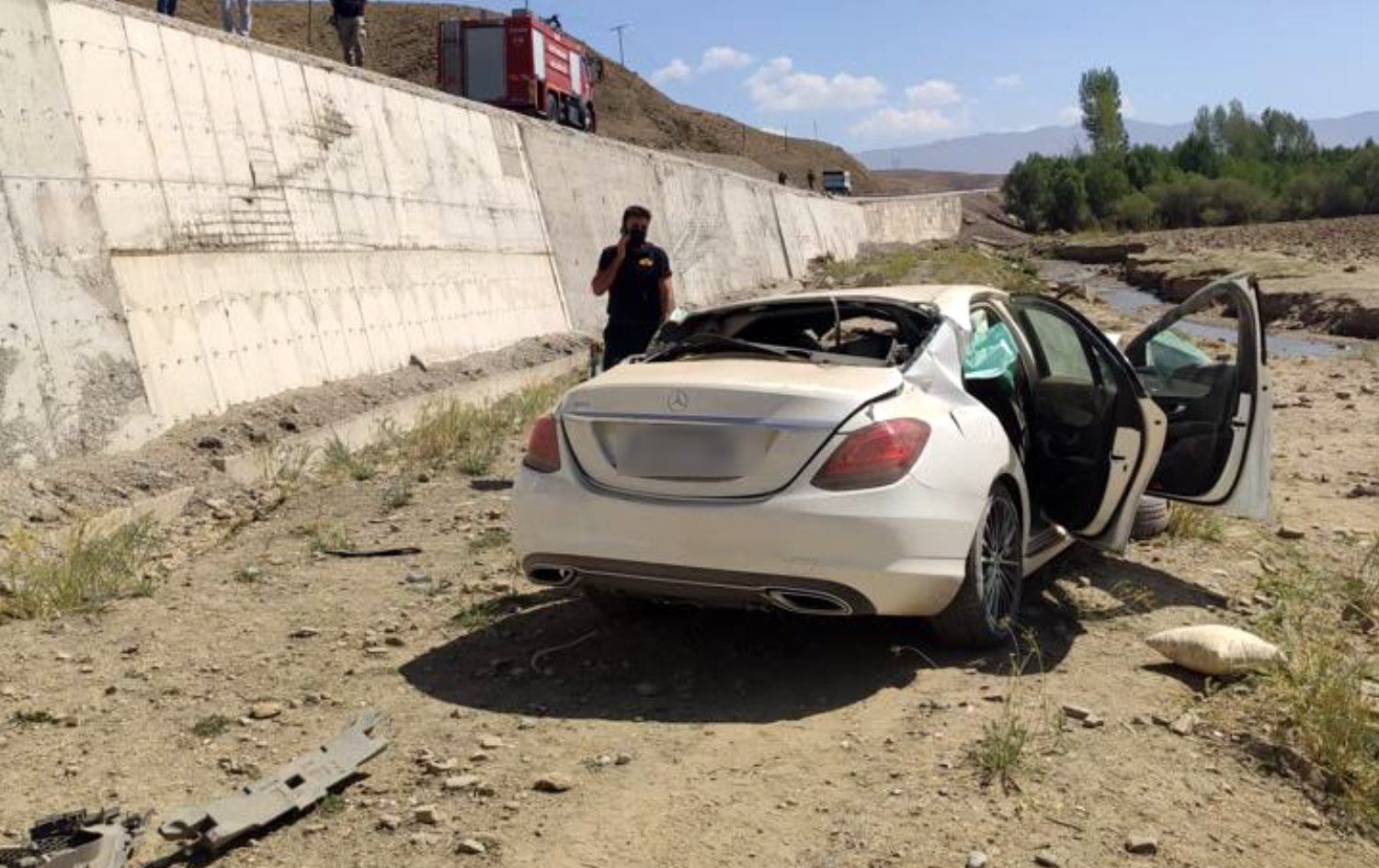 YENİLENDİ - Duhoklu aile Van’da trafik kazası geçirdi: 3 ölü
