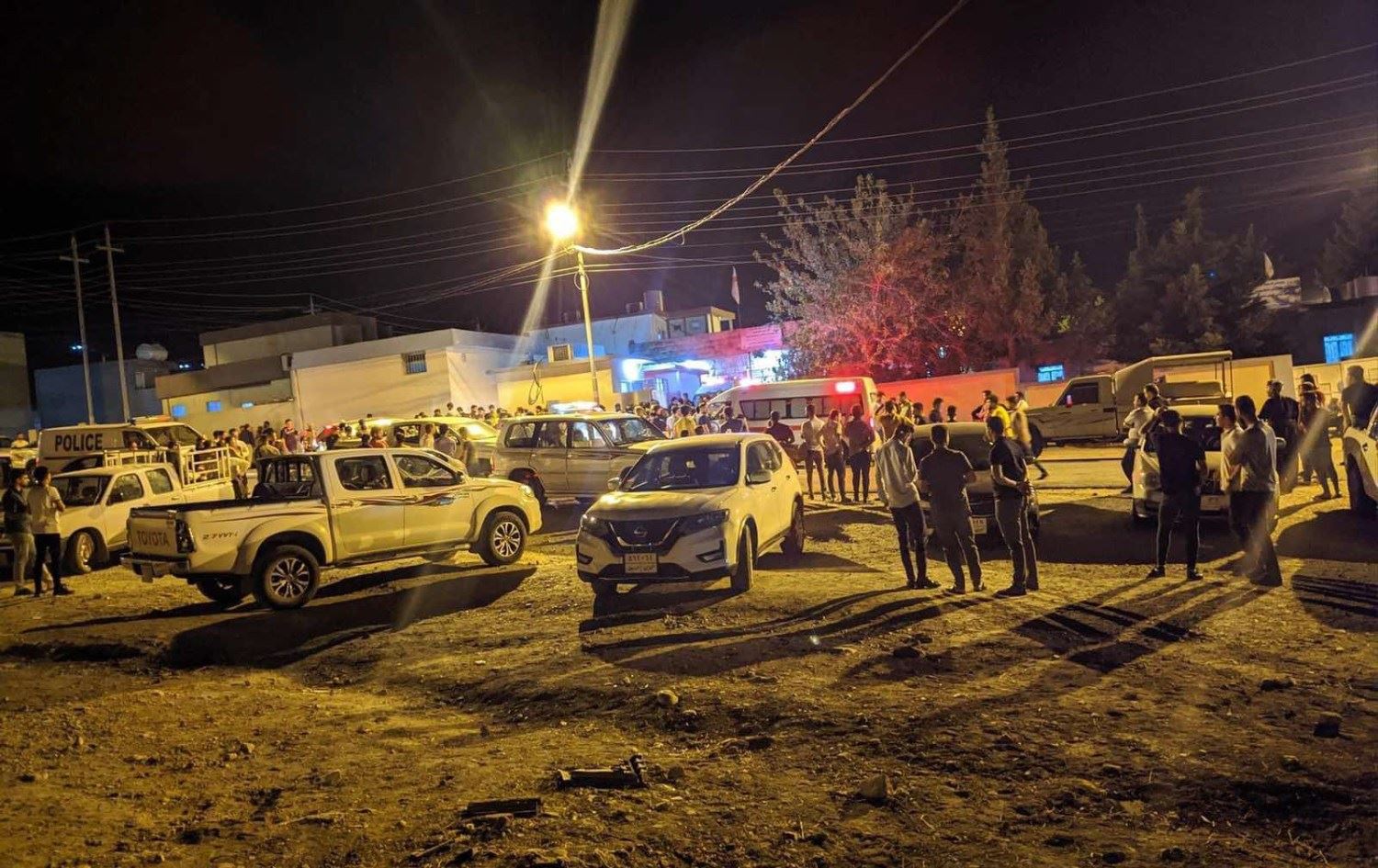 دانیشتووانی دوو گوندی باڵەکایەتی بەشەڕ دێن و بە 'دار و بەرد' لە یەکدی دەدەن