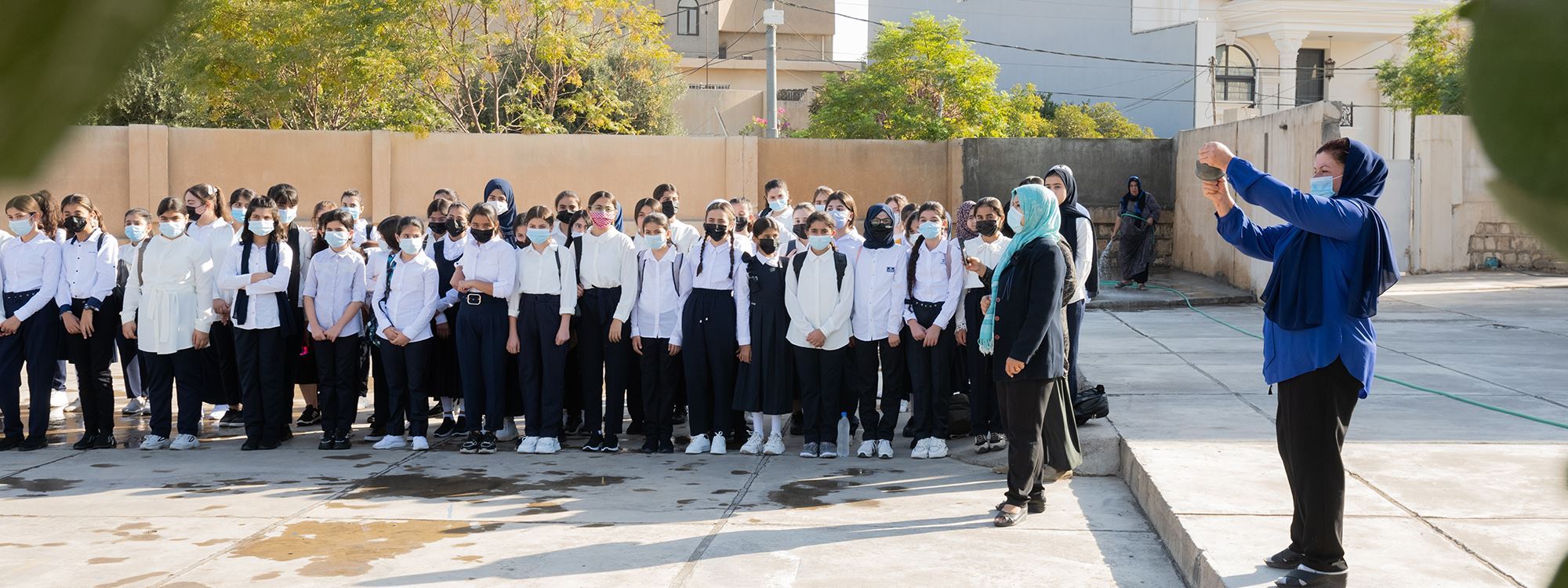FOTO – Erbil’deki Bahar Kız Lisesi öğrencilerinin ilk ders heyecanı