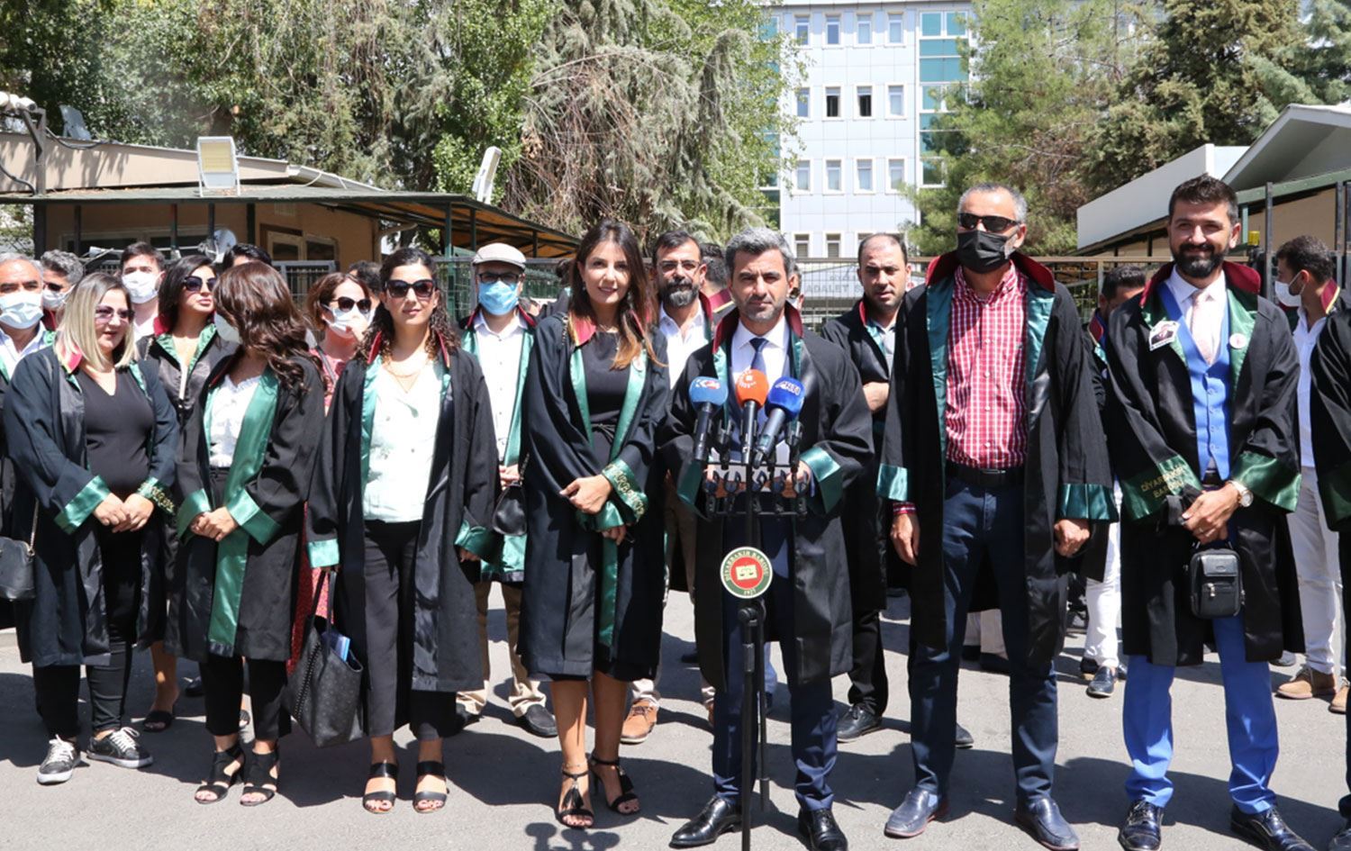 78 baro daxwaz kirin Serokê 9emîn Dadgeha Cezayê Giran a Amedê ji kar bê durxistin