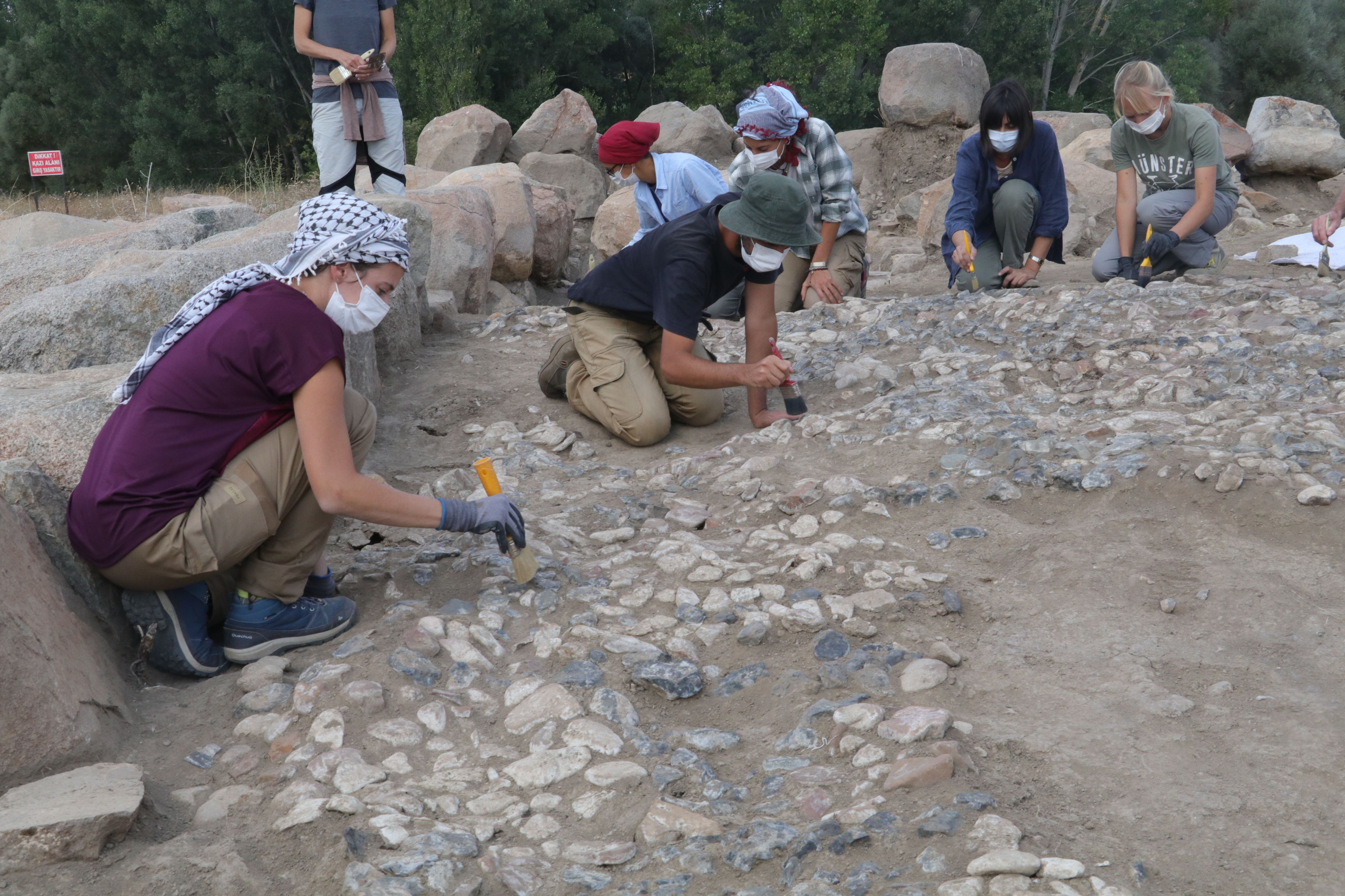 Dersim'de binlerce yıllık tarihin izlerini taşıyan alanda kazı çalışmaları sürüyor