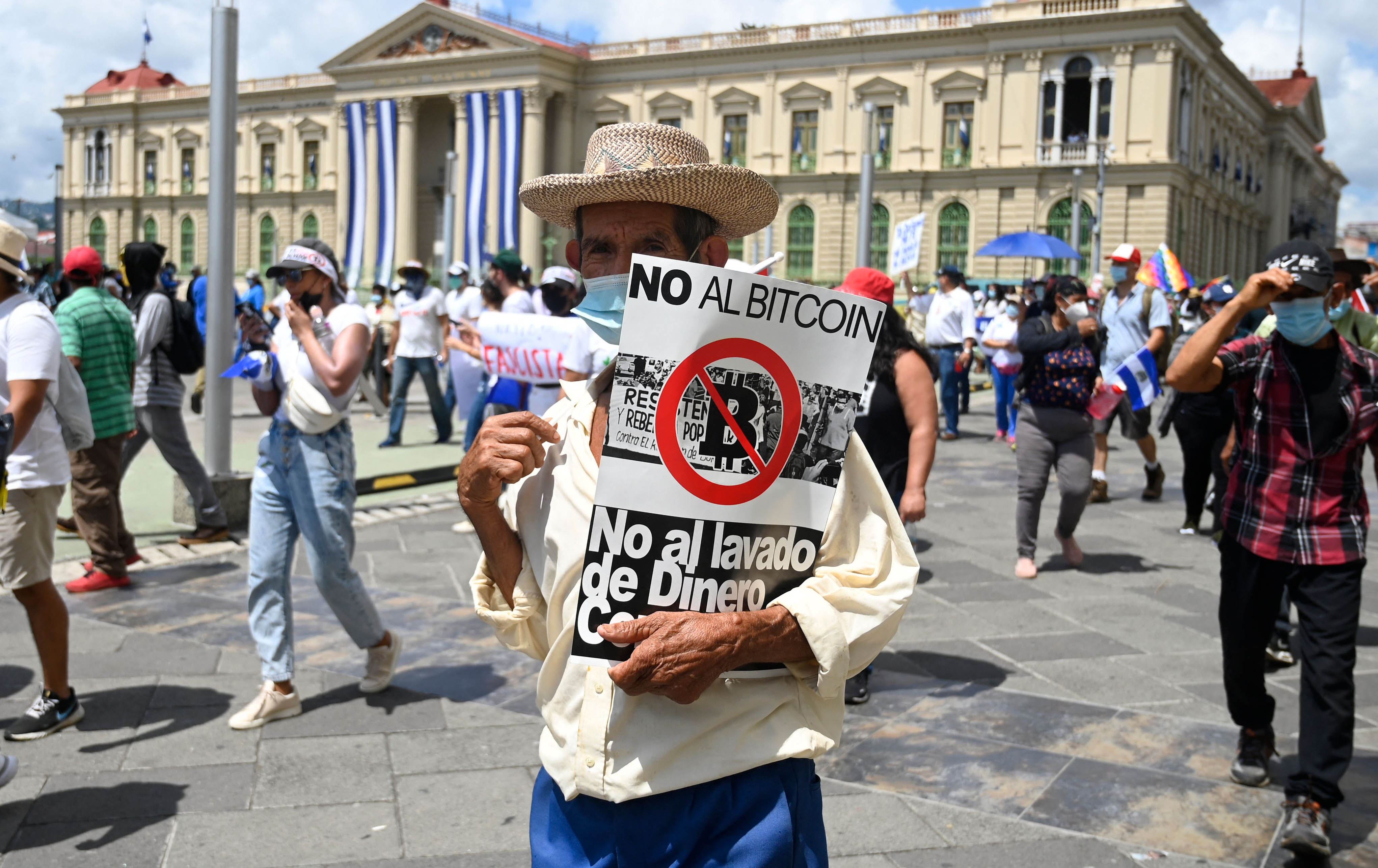 لە سالڤادۆر لە دژی مامەڵەکردن بە بیتکۆین خۆپێشاندان کرا