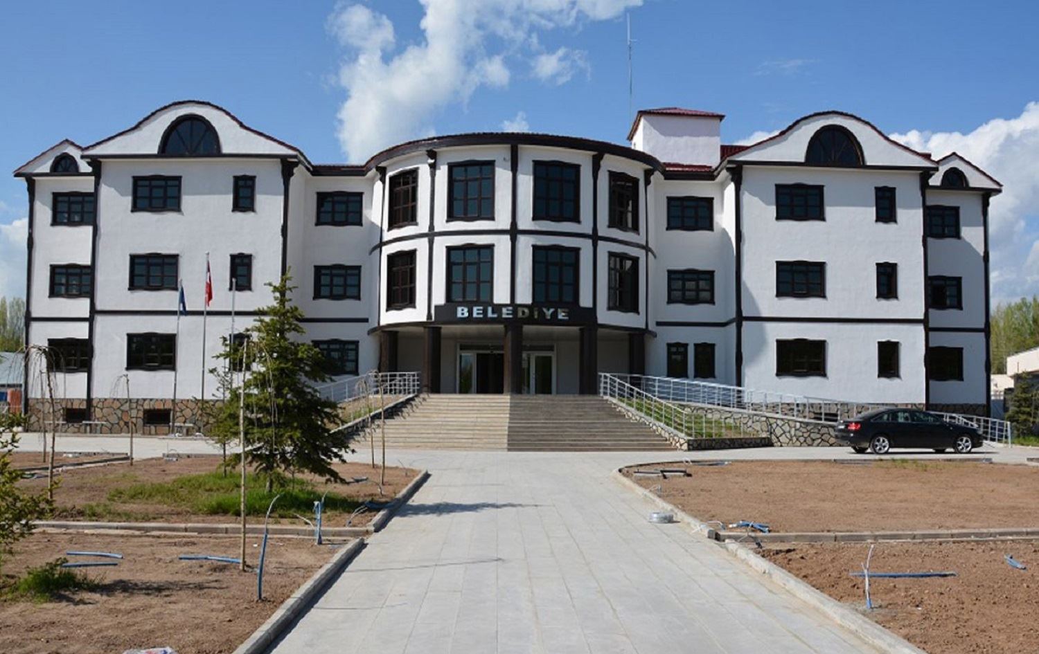 Rêveberiya Îcrayê hesabên Şaredariya Patnosê bloke kirin