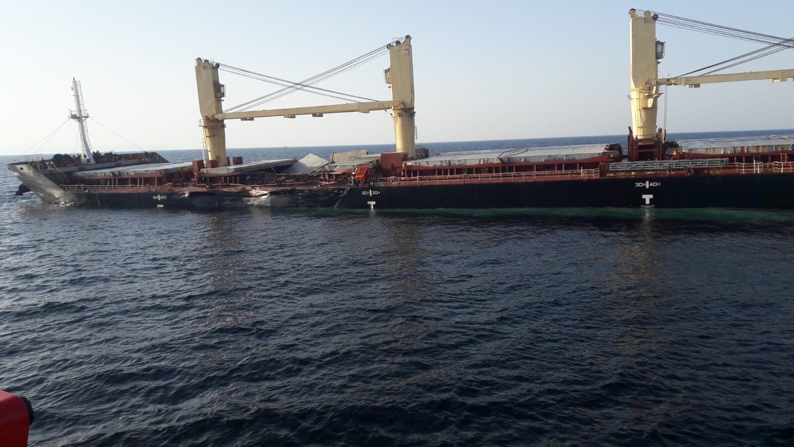 Li peravên Stenbolê du keştî li hev ketin