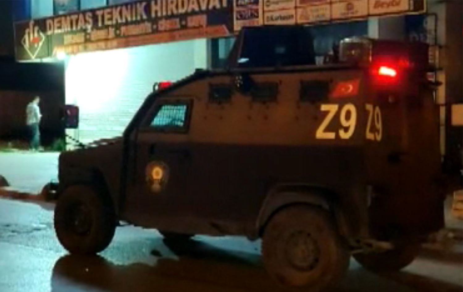 DEVA Partisi Arnavutköy İlçe Başkanlığı'na silahlı saldırı