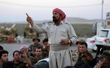 Şivan Perwer'den peşmergeye moral ziyareti...