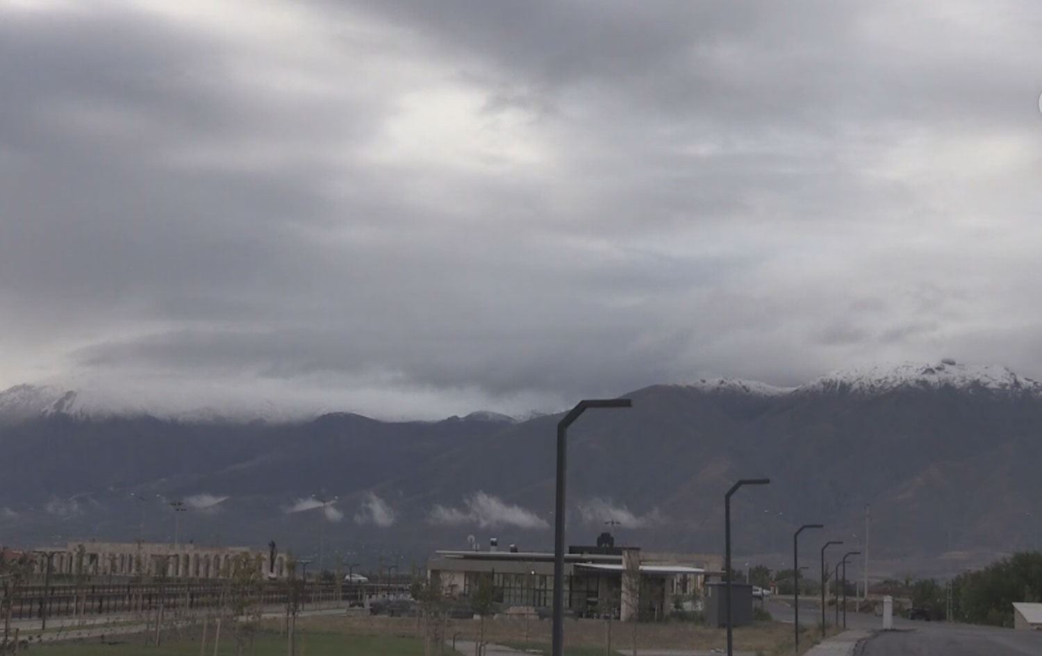 Erzincan ve Ardahan'a yılın ilk karı düştü