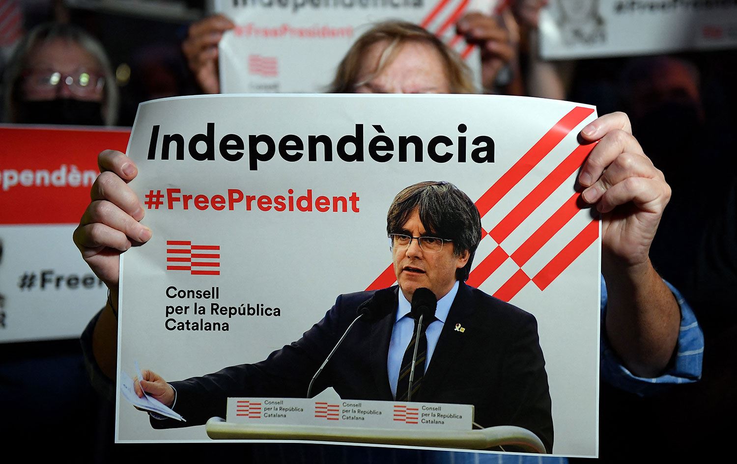 Katalan lider Puigdemont serbest bırakıldı