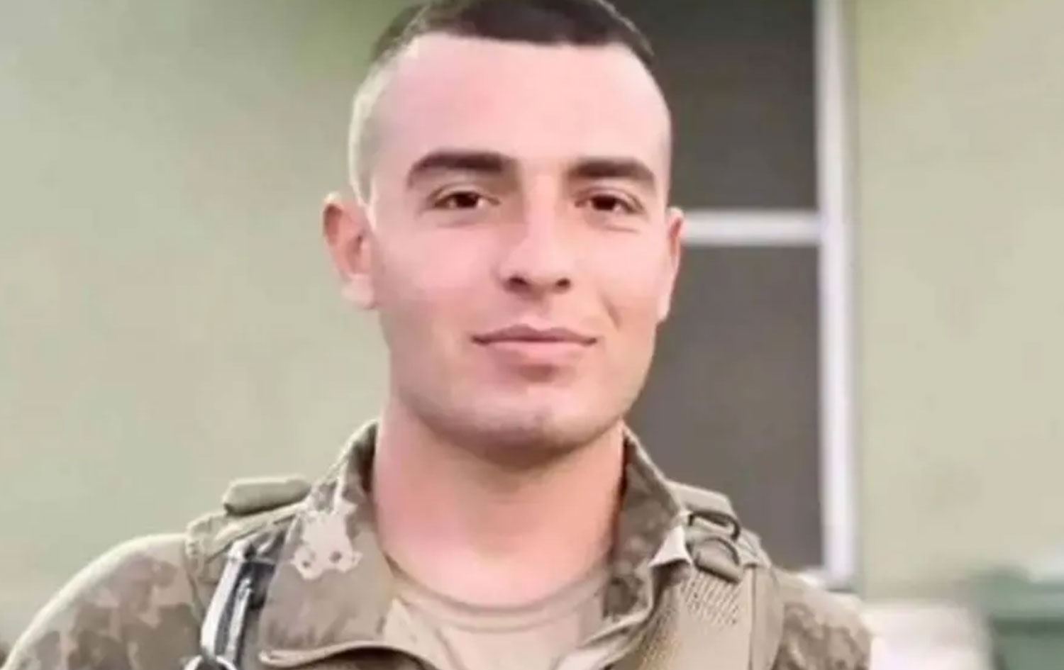 Hakkari'de bir asker ağaç kesimi sırasında hayatını kaybetti