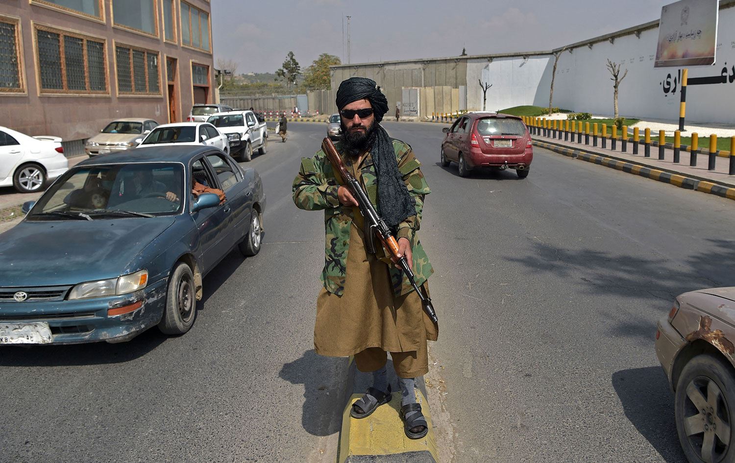 Taliban Kabil Havaalanı’nın işletilmesi için firmalara çağrıda bulundu