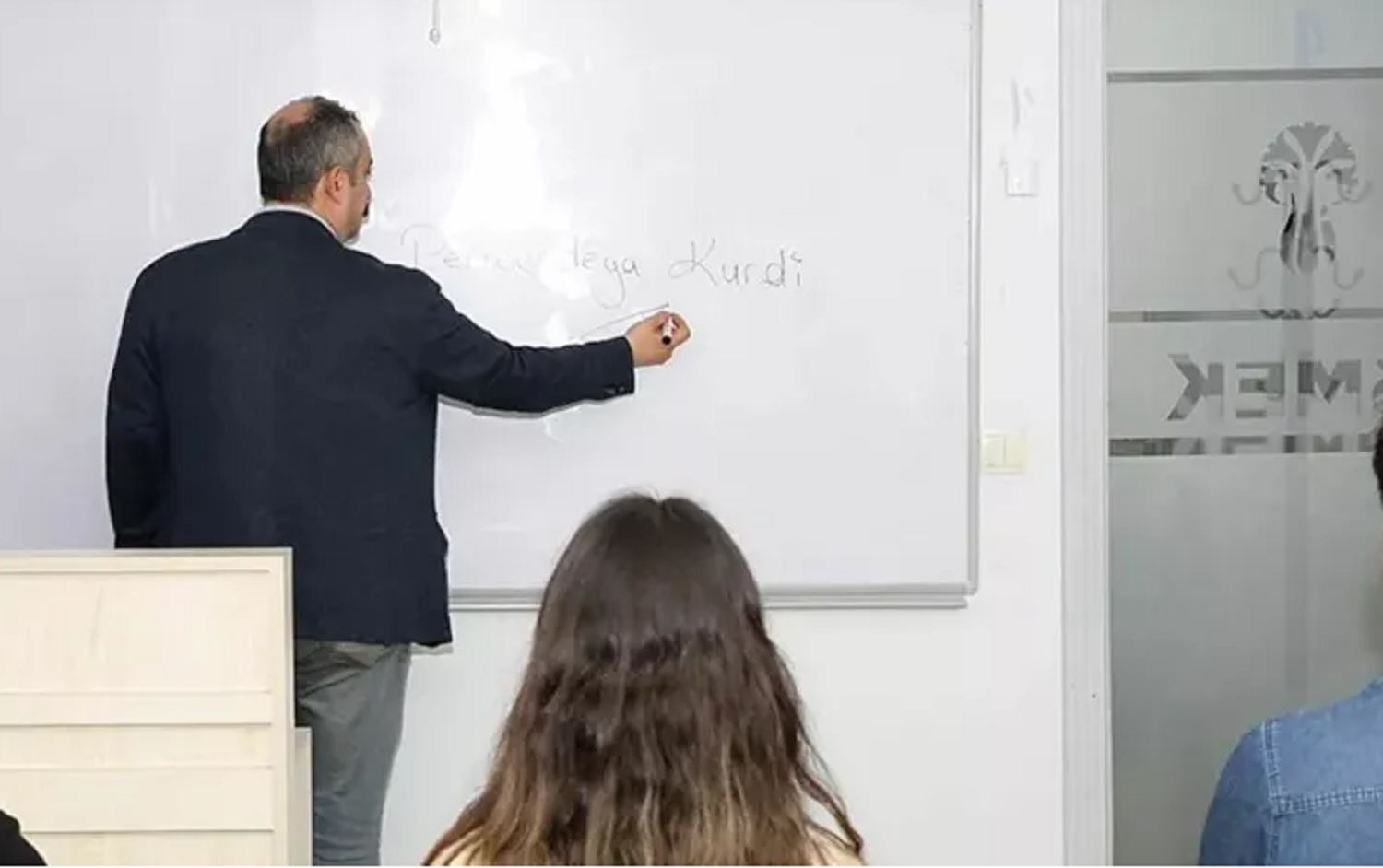 Serlêdanên kursa Kurdî yên Şaredariya Stenbolê destpê kir