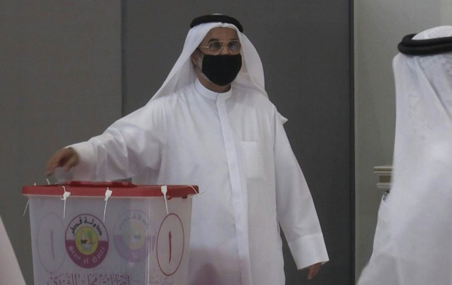 Katar'da ilk kez milletvekili seçimleri yapılıyor