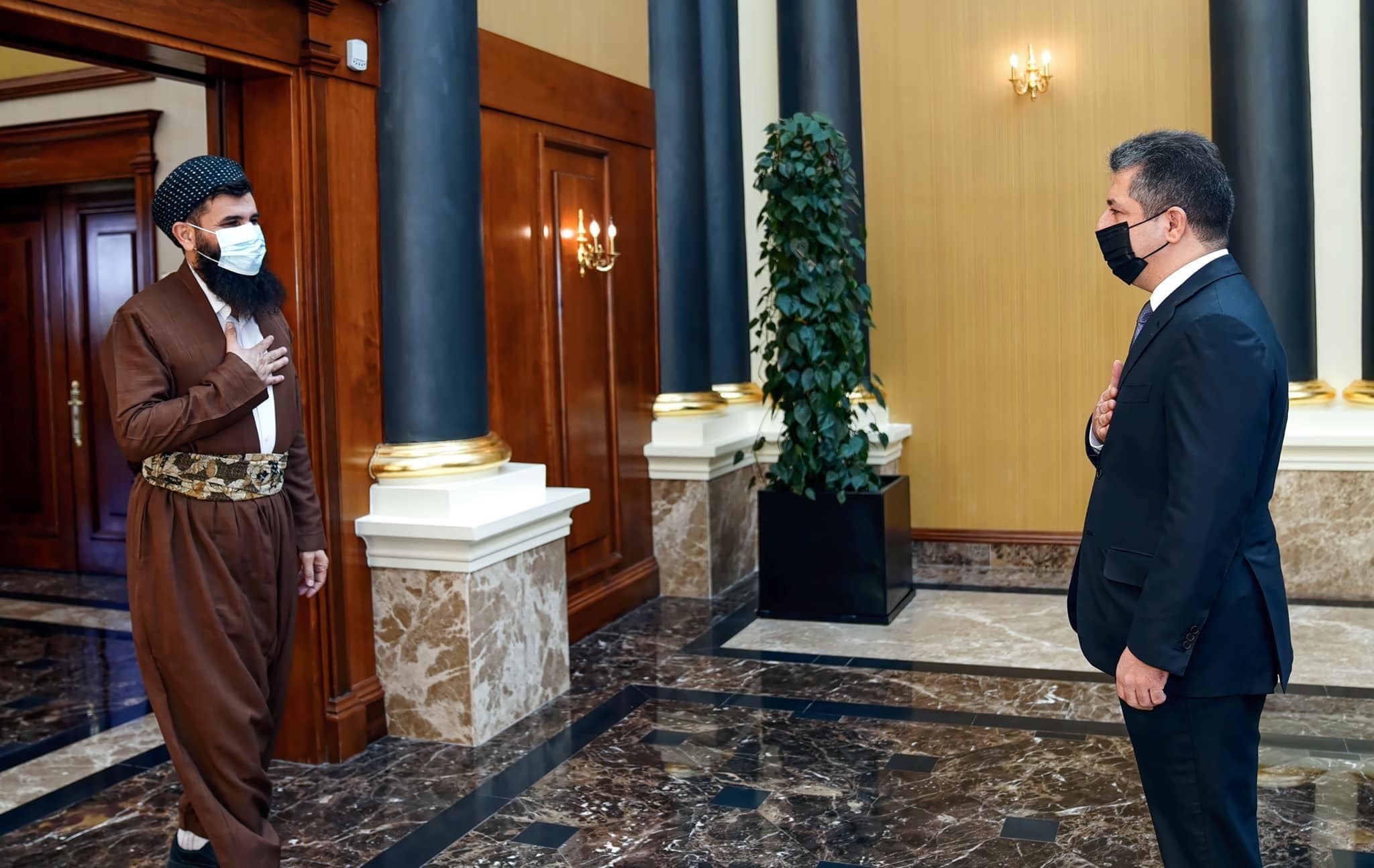 عەبدوللەتیف ئەحمەد دوای کۆبوونەوەی لەگەڵ مەسرور بارزانی: تفەنگ بە تاریکییەوە مەنێن