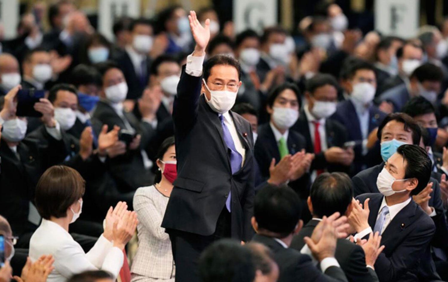 Japonya’nın 100'üncü başbakanı  Fumio Kişida oldu